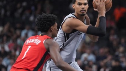 足球比赛直播在线观看-主场斗马刺，火箭残阵出战！经典首发再现，伊森复出，从替补打起