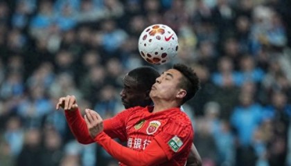虎牙直播-观察：没有利刃时盾牌也是进攻利器，海港依靠“定位导弹”赢下保级大战有启示|上海海港|蒋光太|魏震|角球|后卫_新浪体育_新浪新闻